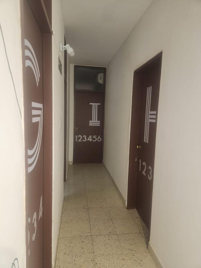 Pacha Hostel Backpack Сальта Екстер'єр фото